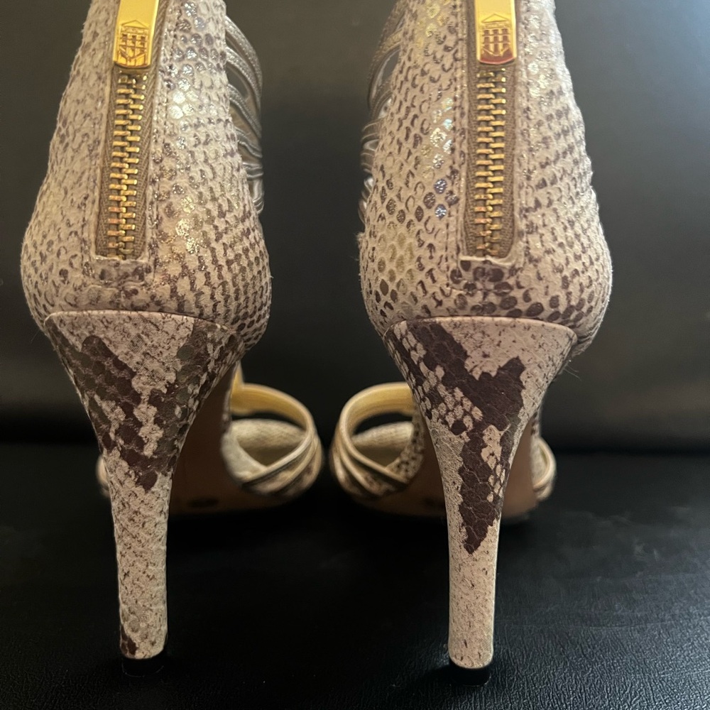 Vince Camuto gold and faux snakeskin heels - Picture 5 of 8